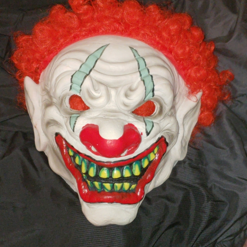 Clown mask
